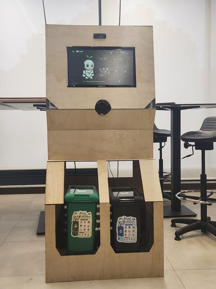 Fotografía del prototipo real de BitLeaf